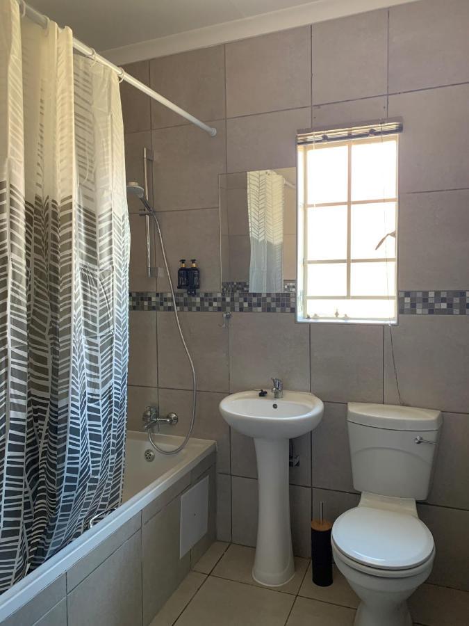 Rhino House With 3 Bedrooms Next To Pilanesberg And Sun City Mogwase Exterior foto