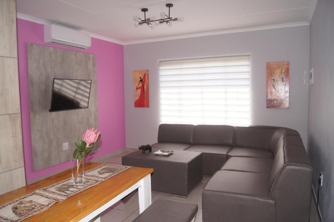 Rhino House With 3 Bedrooms Next To Pilanesberg And Sun City Mogwase Exterior foto
